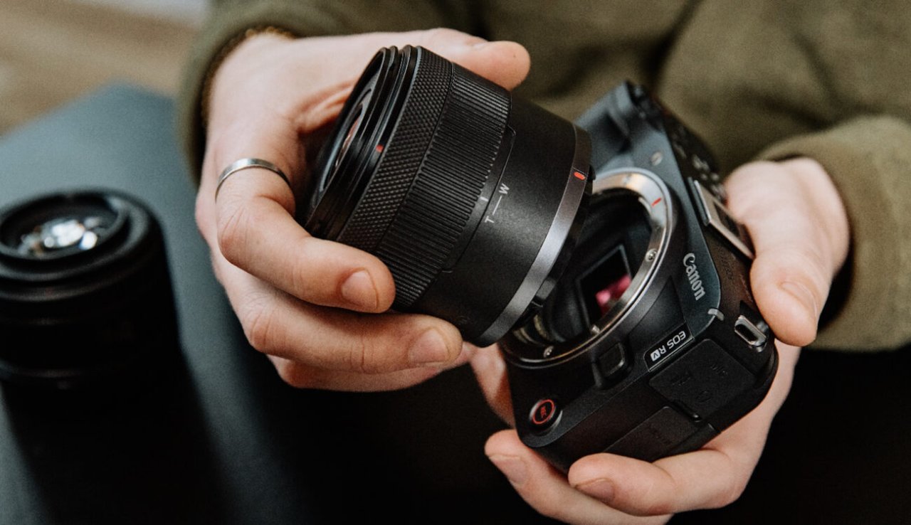 Canon EOS R50 V: Η νέα πρόταση για vloggers και content creators