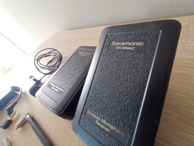 Saramonic SR-WM4C Camera-Mount Wireless Omni Lavalier Microphone System