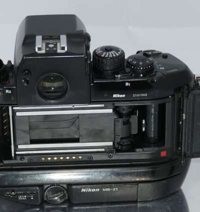 NIKON F4 Body με τον φακό Auto Focus 50mm -1.8 AFD