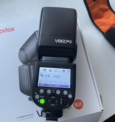 Godox V860III-O – TTL Flash για Olympus/Panasonic Μηχανές με Μπαταρία Λιθίου