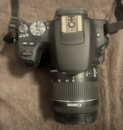 Φωτογραφική μηχανή Canon EOS 200 D