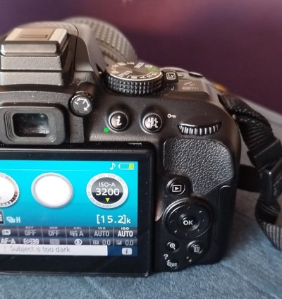 Μεταχειρισμένη NIKON D5300 σε άριστη κατάσταση , 7.300 κλικ.