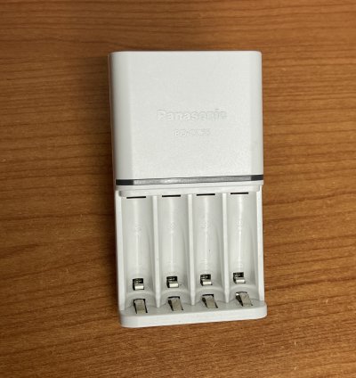 Panasonic Φορτιστής 4 Μπαταριών AA/AAA Λευκός Μεταχειρισμένος