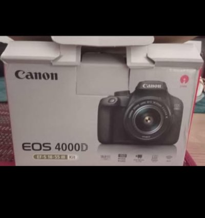 Πωλείται ΑΧΡΗΣΙΜΟΠΟΙΗΤΗ Canon EOS 4000D (Kit 18-55mm) + Τσάντα & Κάρτα Μνήμης